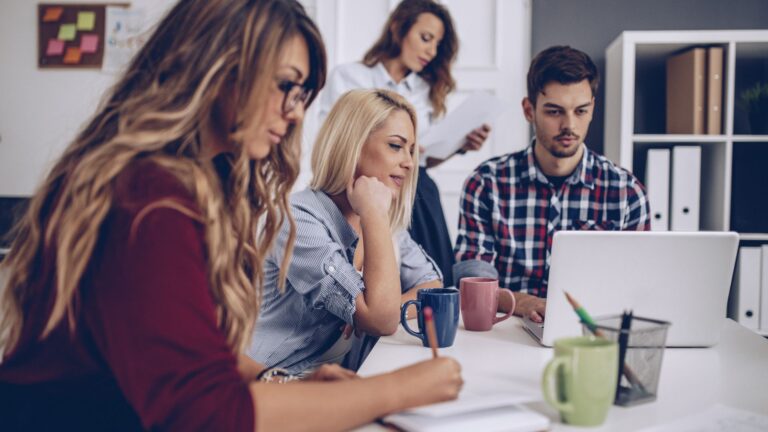 Scopri di più sull'articolo Allarme demografico, in dieci anni la Sicilia ha perso 183 mila giovani